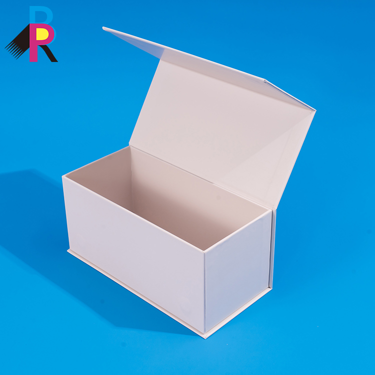 white magnetic gift box5