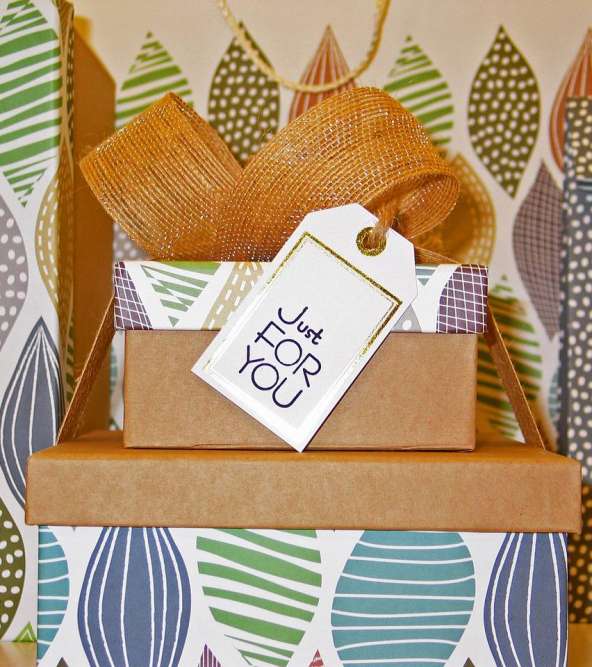 parcel-to-you-ribbon-1619764 parcel, to you, ribbon-1619764.jpg